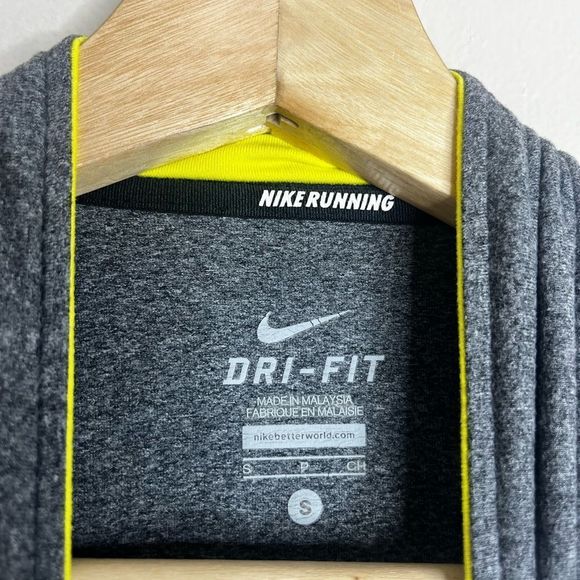 Nike Running Gray Performance quarter zip with Yellow Accents - Picture 7 of 9